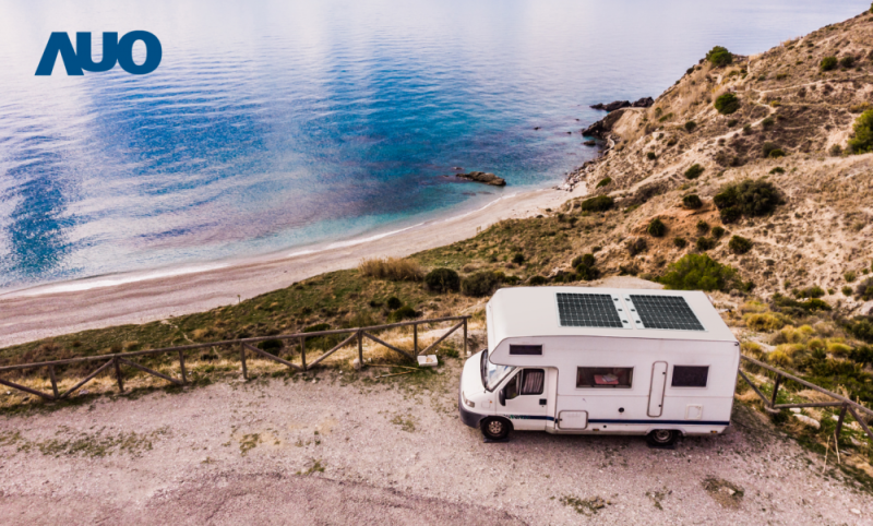 「可撓輕量化太陽光電板SunCurva」使用輕量特殊耐候型複合板取代傳統太陽能板的玻璃前板，不僅降低70%重量，每米平方僅3Kg；具有抗衝擊性能及通過電磁相容性測試，可應用於交通運輸工具，如露營車、遊艇等